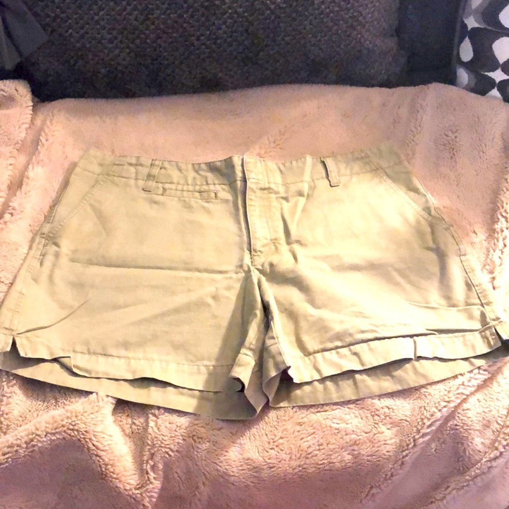 🔹4 for $30 Old Navy Low Waist Army Green Shorts, size 14